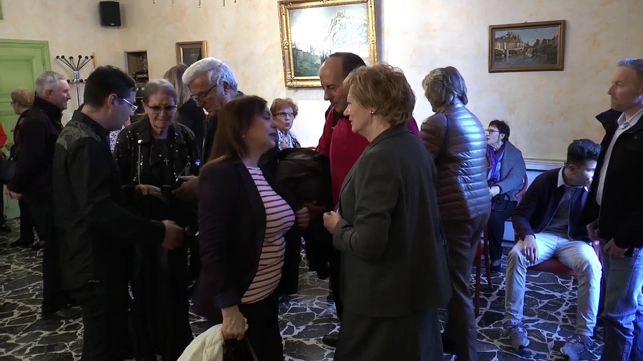 Sisteron : la soeur de Mireille Mathieu en visite pour exposer ses peintures