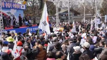 الآلاف من مؤيدي رئيسة كوريا الجنوبية يتظاهرون في سول