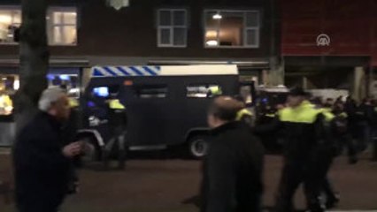 Hollanda Polisi Türk Göstericilere Müdahale Etti