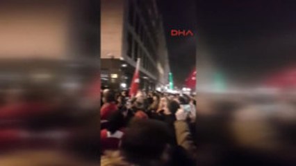 Hollanda'daki Türkler Protesto Düzenliyor 5