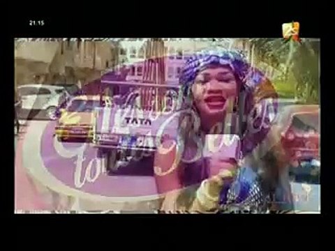 SOUMBOULOU donne le micro a sa soeur pour faire ELLES SONT TOUTE BELLE... regardez