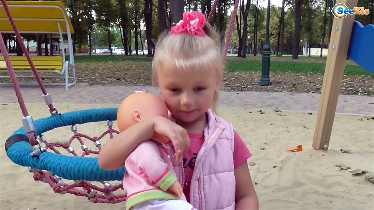 ✔ Кукла Ненуко и Ярослава на Детской Площадке в Парке. Видео для девочек / Nenuco Baby Doll ✔