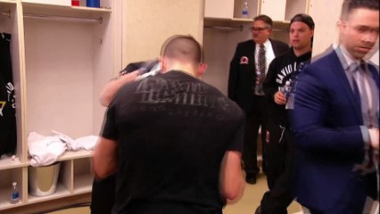 David @lemieuxboxin warming up in locker room