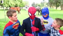 Человек-паук и замороженные elsa спас Доктор Супермен! Бэтмен против Джокера стоматолог смешные шутки | с
