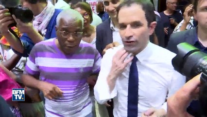 En meeting en Guadeloupe, Benoît Hamon se lance dans une imitation d'Emmanuel Macron
