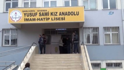 Sınava Geç Kalan Öğrenciler Kapıda Kaldı