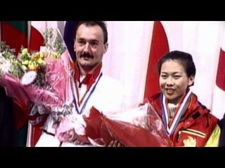 Bibian Mentel-Spee and Toby Kane recieve Whang Youn Dai Achievment Award
