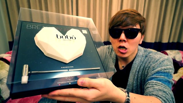 ぶち壊すハンマー付き！巨大ハート型チョコの中にまたハート型チョコ!_