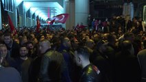 الأتراك يتظاهرون في هولندا عقب ترحيل السلطات وزيرة تركية