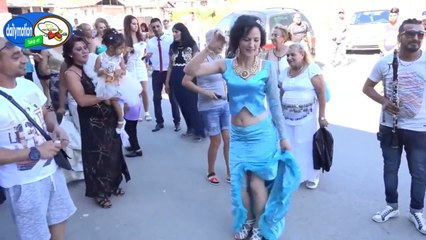 Düğünün neşeli oryantal döktüren kızı Mavili Aysel