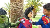 Человек-паук теряет свою Малефисента костюм получает полномочия Супермена Вт замороженные elsa Халк