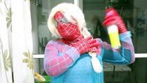 Frozen Elsa Spidergirl Loses Her Hair vs Hulk! Superheroes Webs Fun Spiderman & Frozen Els