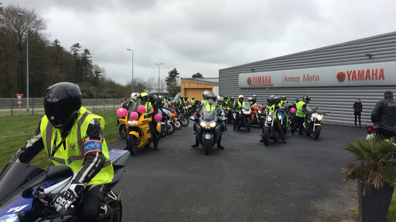 Départ du défilé Toutes en moto 29