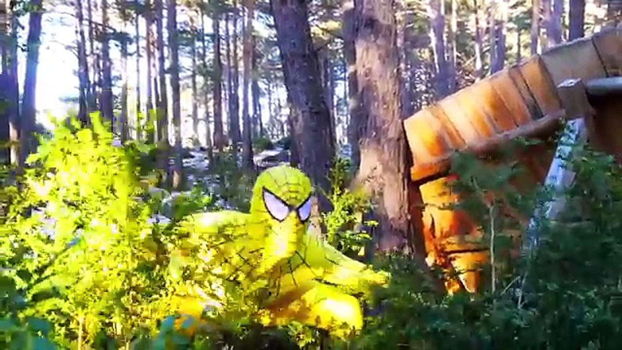 Паук Мститель увидел Т-Рекс в реальной жизни! Супергерои Веном, Человек-Паук, Джокер Мови динозавр