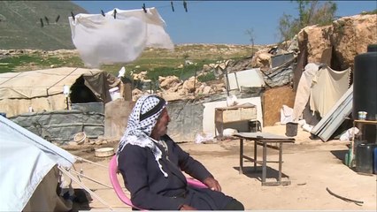 الاحتلال الإسرائيلي يشرد عشرات العائلات بخربة طانا