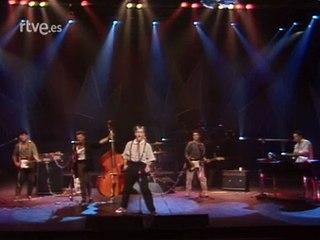 Los Toreros Muertos - On the Desk