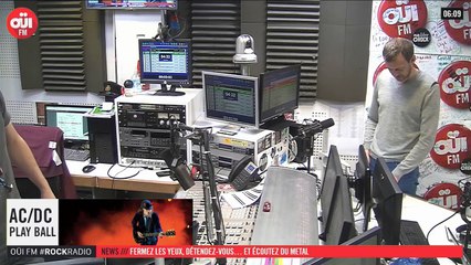 La radio OUI FM en direct vidéo /// La radio s'écoute aussi avec les yeux (2690)