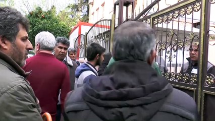 YGS'ye geç kaldı gözyaşlarını tutamadı