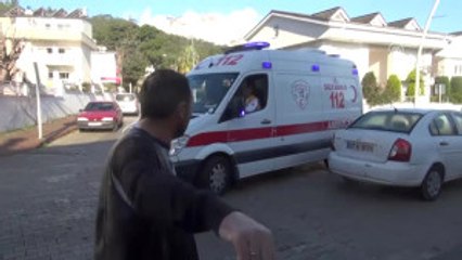 Otomobil Apartmanın Bahçesine Girdi: 1 Yaralı