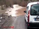 Adana'da sel: Pozantı-Akçatekir yolu trafiğe kapandı