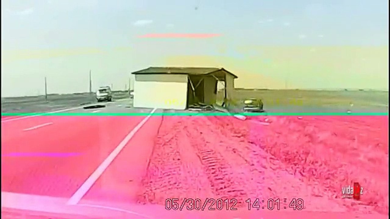 Yol Ortasına Düşen Ev