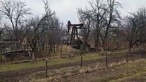 “Я бачив-бачив, але таке”: українець прямо на городі пробурив скважину та качає нафту