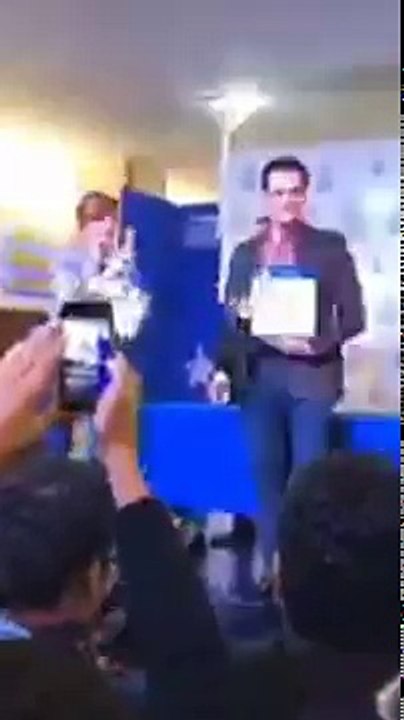 Mark Tacher plasmando sus huellas en #Galerias.