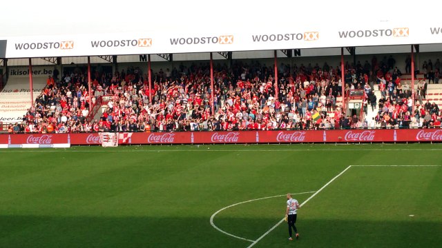 KVK-Excel Mouscron - Les supporters mouscronnois chantent