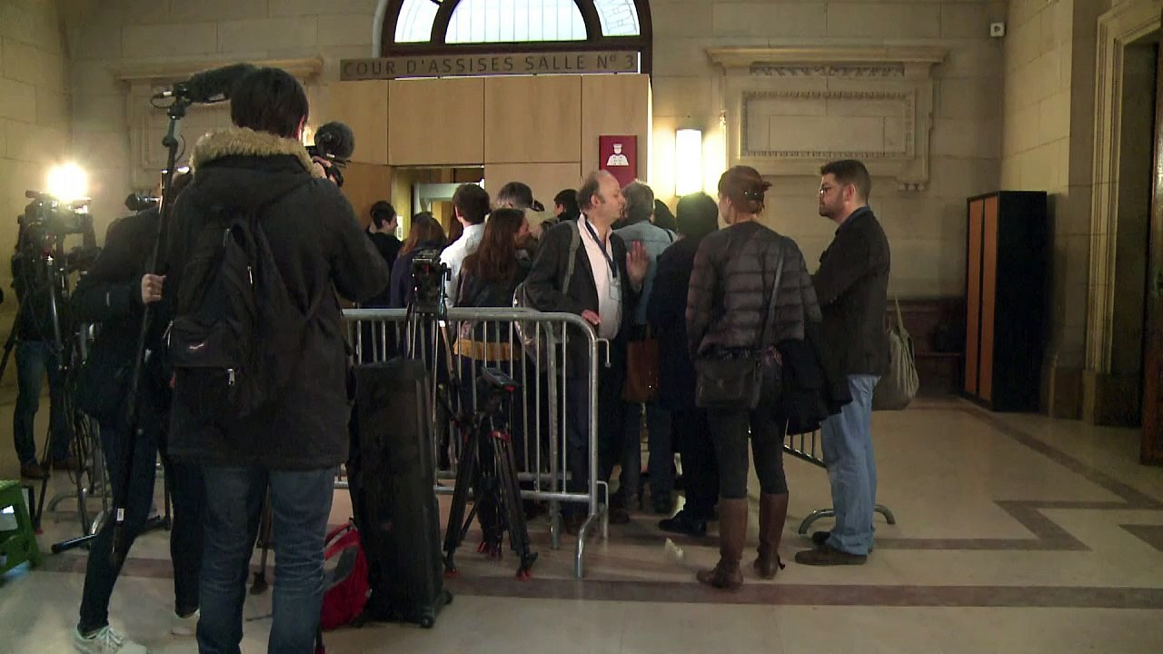 Attentat du Drugstore Publicis: ouverture du procès Carlos