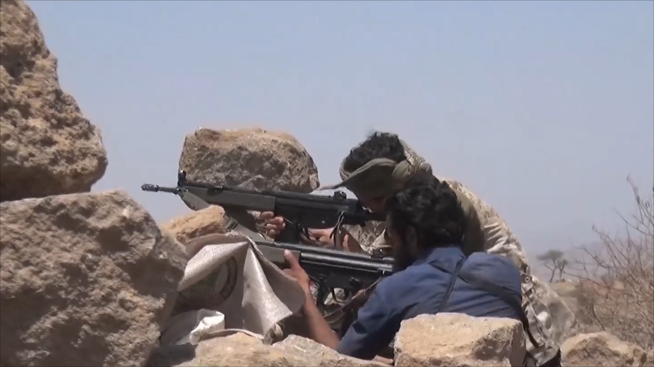 وقفة بتعز وحصار مليشيا الحوثي والرئيس المخلوع مستمر
