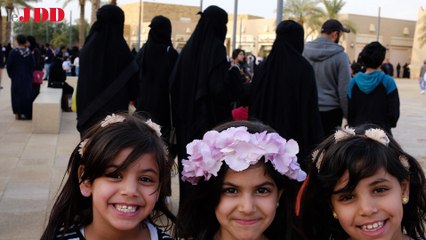 Les jeunes Saoudiens évoquent l'avenir de leur pays