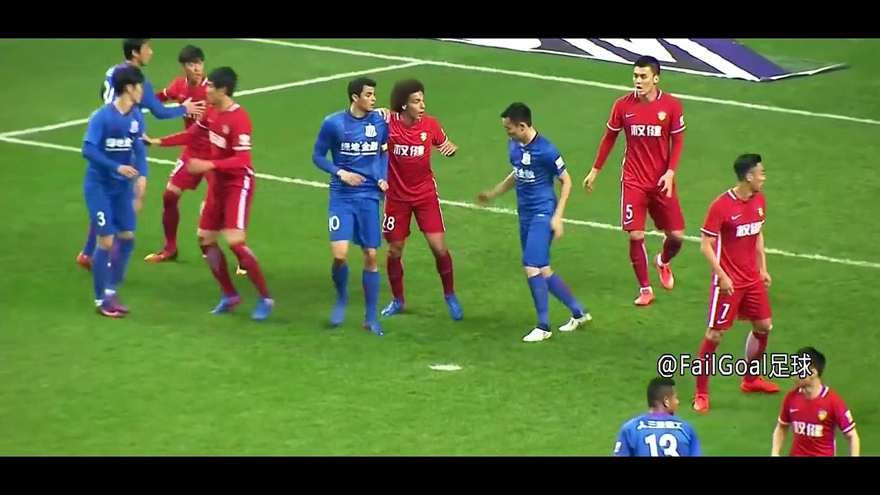 Axel Witsel victime d'une vilaine faute