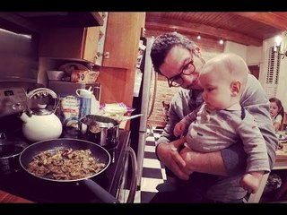 Dad's Demented Cooking Doesn't Appeal to the Kids