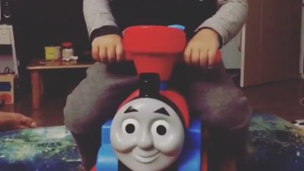 Face Swap avec le train Thomas