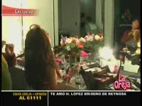 Anahi en sesion de fotos para Andrea