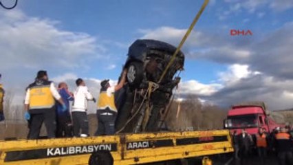 Sivas'ta Otomobil Irmağa Uçtu: 2 Ölü