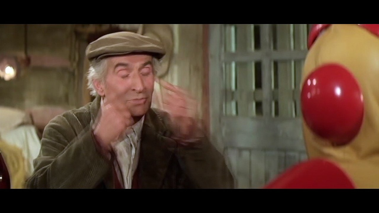 Louis de Funès La soupe aux choux (1981) -  Ca sent la terre après la pleue