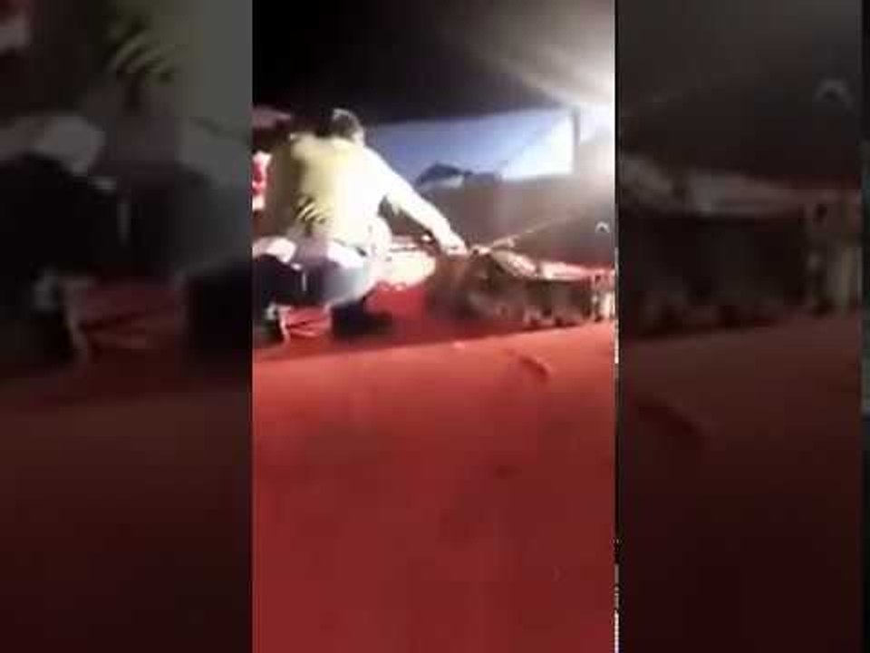 Đoàn xiếc biểu diễn tại Hà nam tối 10/3/2017 , sự cố bất ngờ thanh niên bị cá sấu cắn xé đến rách mặ