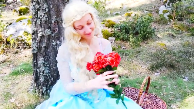 Человек-паук и супергерои против зомби замороженные Эльза джокер шалость и Веселая супергерой