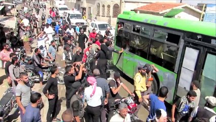 النظام والمعارضة يوقعان اتفاق حي الوعر برعاية روسية