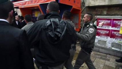 Israelenses protestam contra o serviço militar