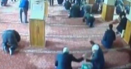 Camide Bağış Paralarını Çalmaya Kalkan Şüpheliye Vatandaştan Dayak