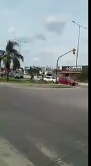 Após ter a moto roubada, vítima acerta uma pedrada fulminante no ladrão