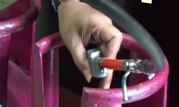 Oknum PNS Oplos Gas Bersubsidi ke Tabung Gas Non-Subsidi