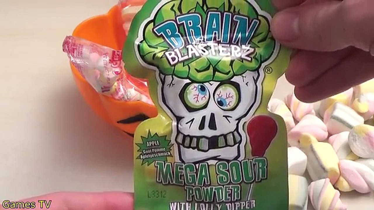 Halloween Candy Surprise Egg Opening Party! Fun Candy Party!