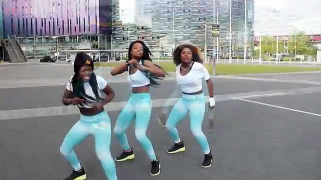 DDD3 Dancers ENTERTAINS REAL GOOD