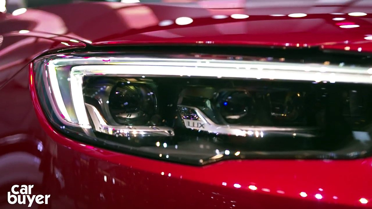 2017 Opel_Vauxhall Insignia Grand Sport walkaround – Geneva Motor Show 2017-HZGc-7sj7bw