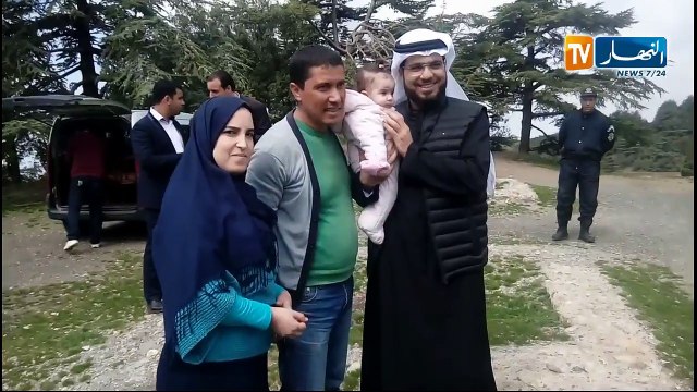 شاهدوا تواضع الشيخ وسيم يوسف بأعالي جبال الشريعة ..!!