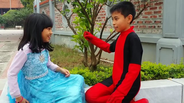 Vampire Baby Scares Deadpool, Elsa baby w/ Funny Pranks Frozen Elsa Fun Superheroes