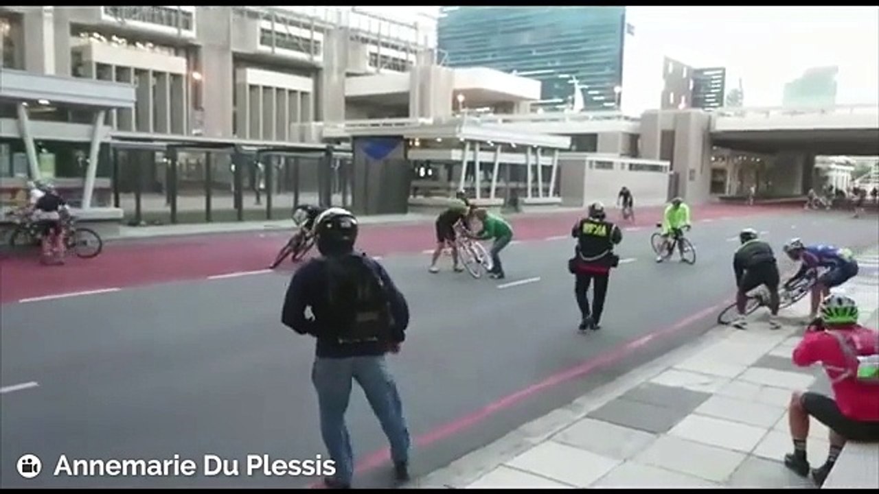 Une course cycliste annulée par de spectaculaires rafales de vent